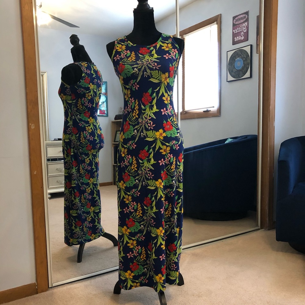 Discreet Floral maxi dress